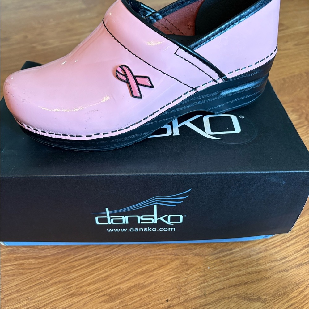 Dansko pro pink ribbon patent clogs. Size 38
